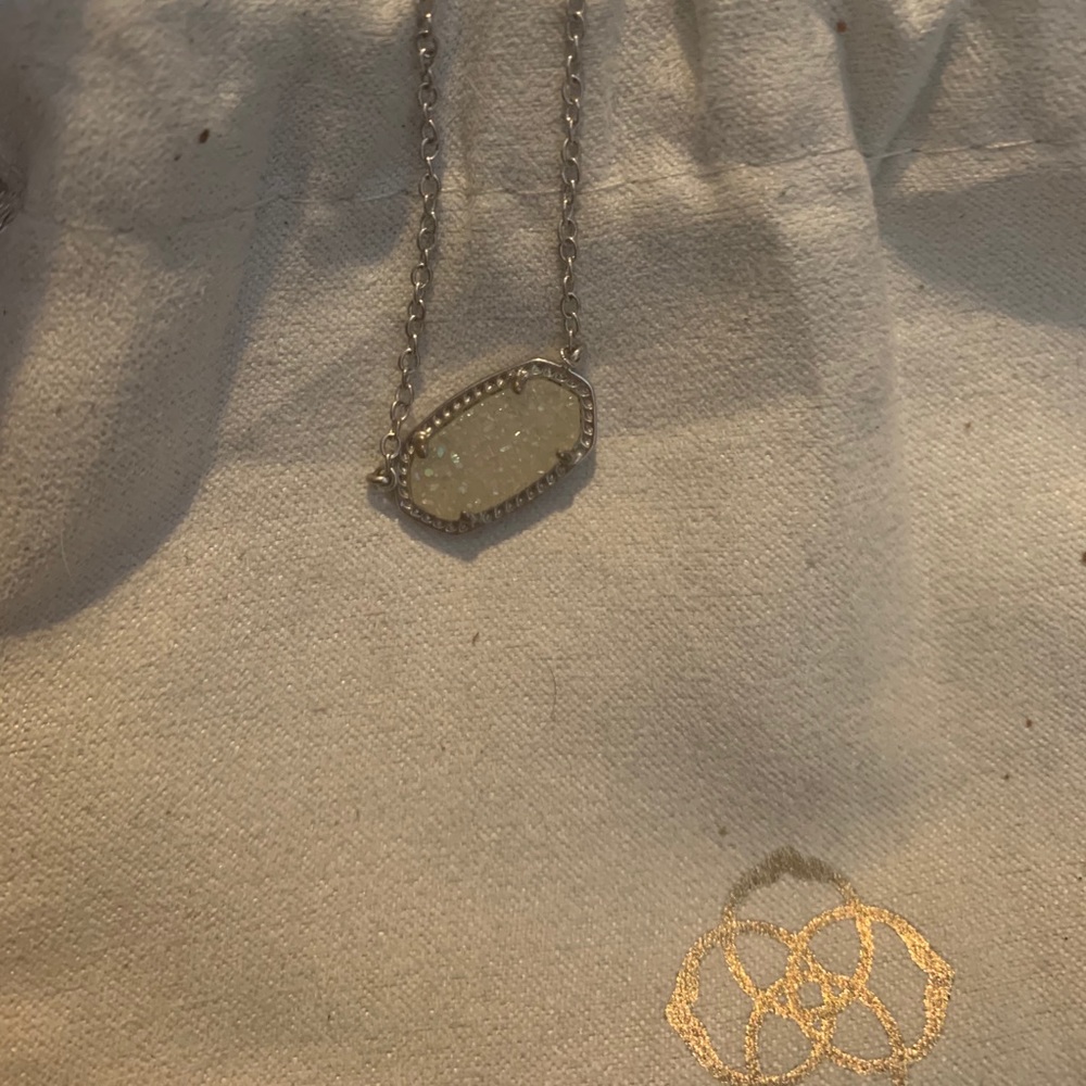 Kendra Scott necklace